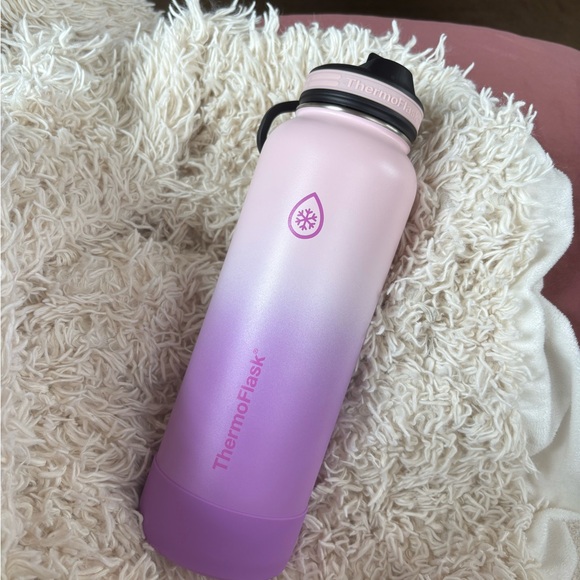Thermoflask Pink and Purple Bath & Body Collection with Modern Design - Picture 1 of 7